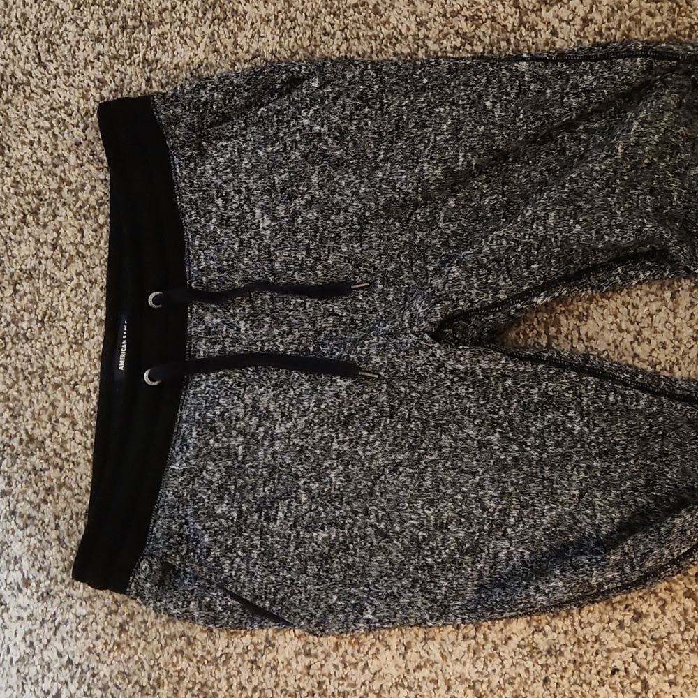 Joggers - Picture 2 of 3